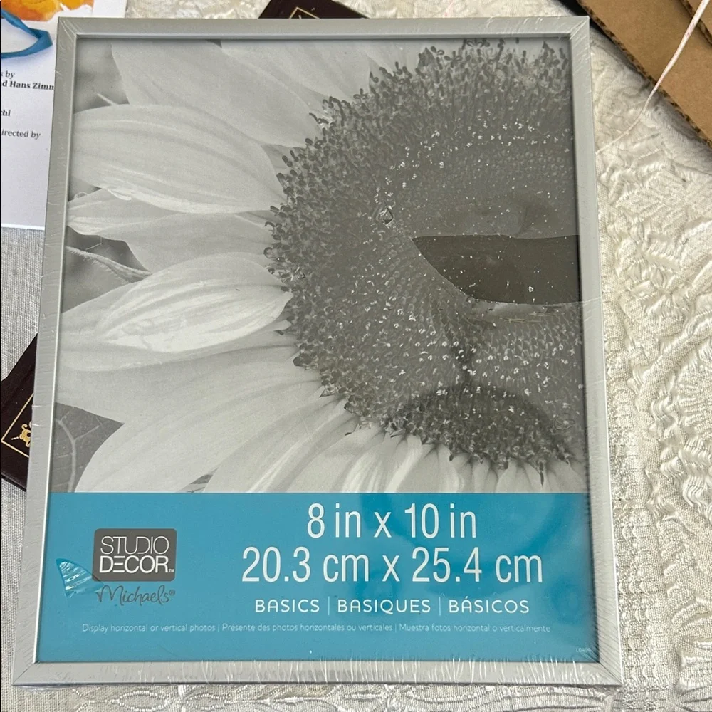Studio Decor sleek silver